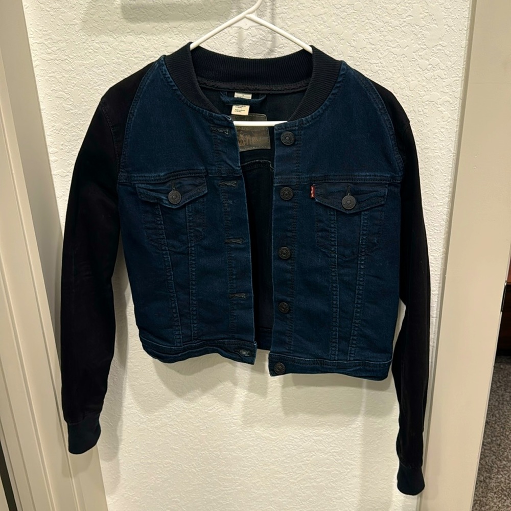 Levi’s cropped bomber jacket